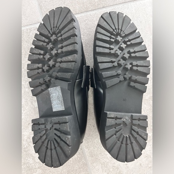 H & M Black Chunky Loafers - Picture 6 of 6